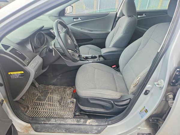 2013 HYUNDAI SONATA GLS/ GLS Popular — DENT