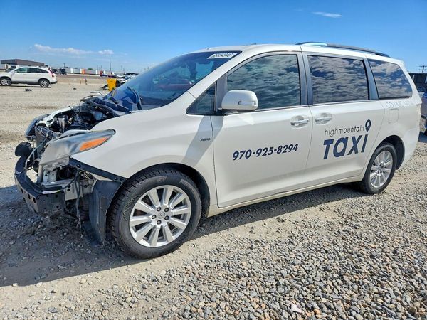 2017 TOYOTA SIENNA