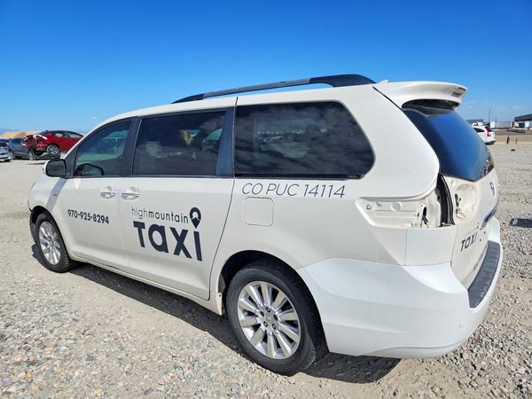 2017 TOYOTA SIENNA