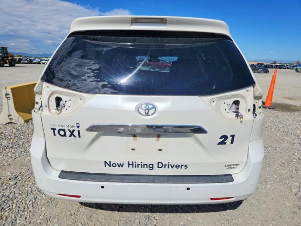 2017 TOYOTA SIENNA