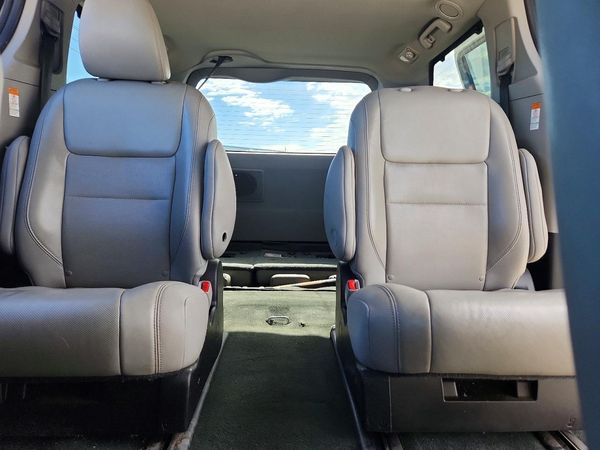 2017 TOYOTA SIENNA