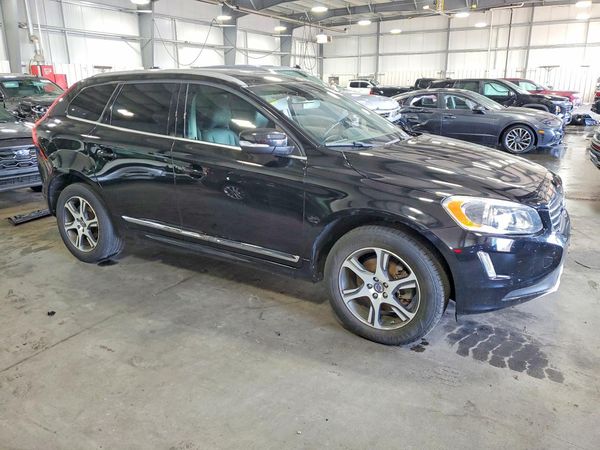 2015 VOLVO XC60 Platinum (non R design)