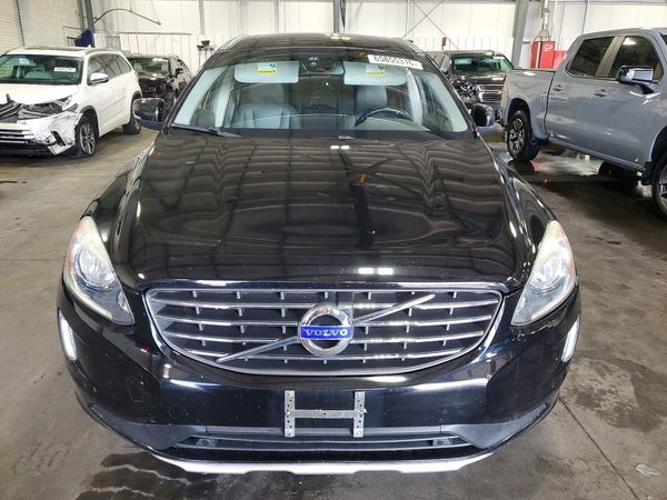 2015 VOLVO XC60 Platinum (non R design)
