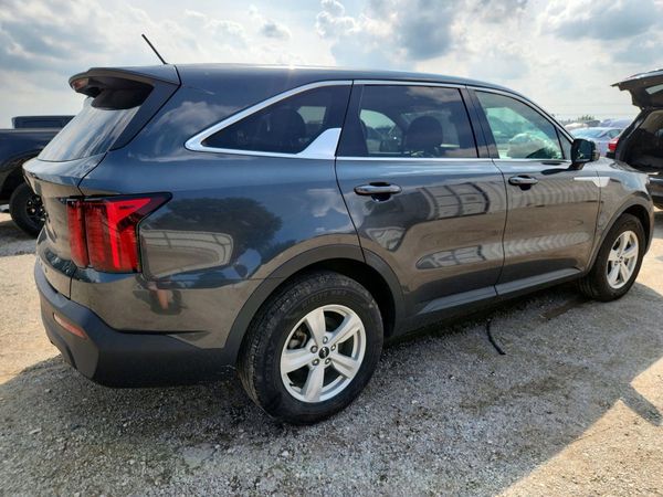 2022 KIA SORENTO LX