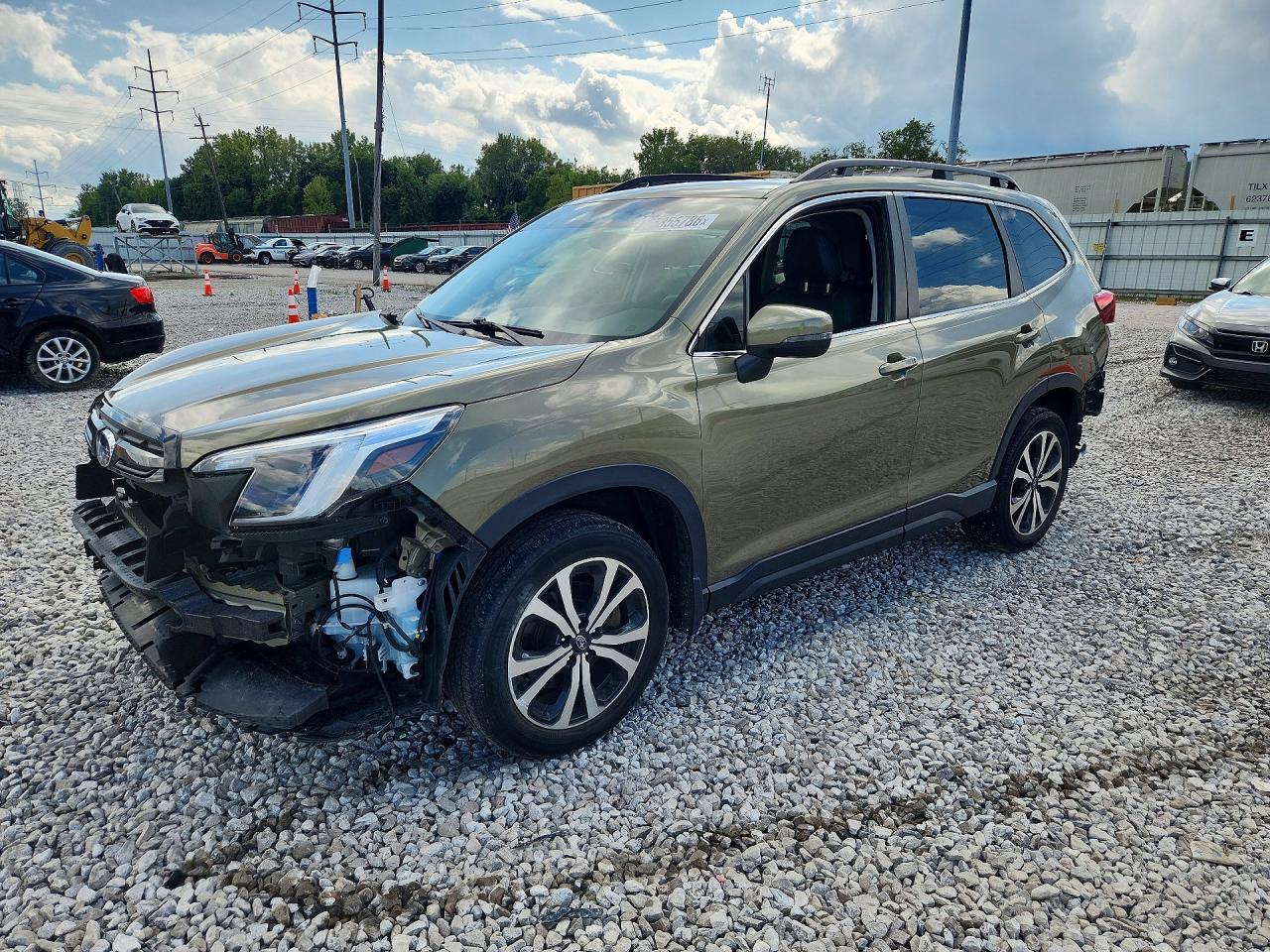 2022 SUBARU FORESTER