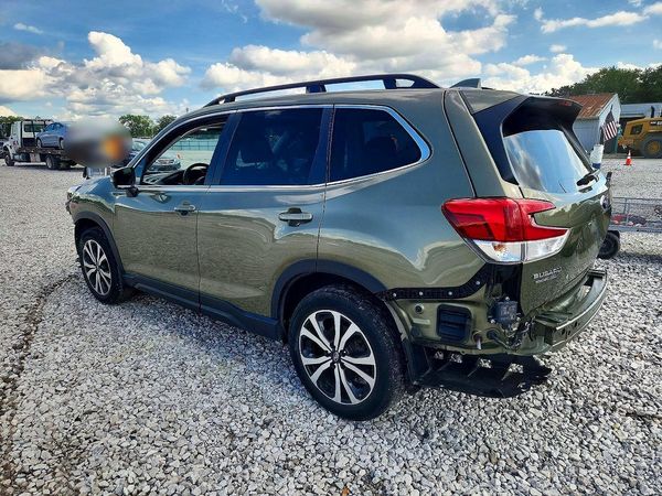 2022 SUBARU FORESTER