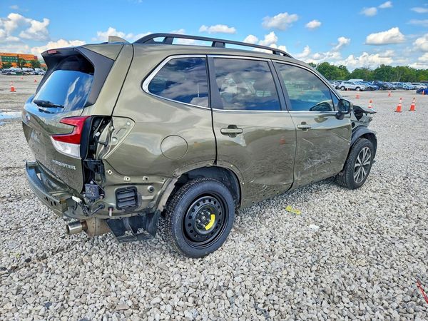 2022 SUBARU FORESTER