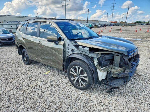 2022 SUBARU FORESTER