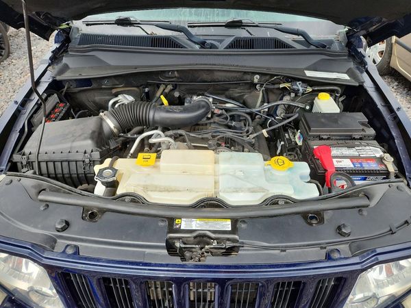 2012 JEEP LIBERTY Sport — Engine bay