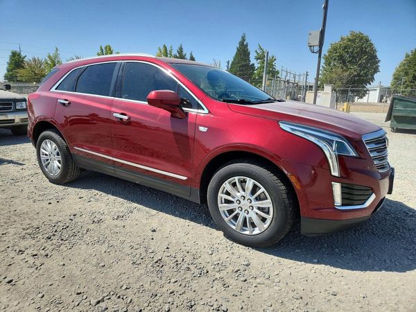 2017 CADILLAC XT5 Base