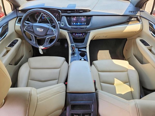 2017 CADILLAC XT5 Base