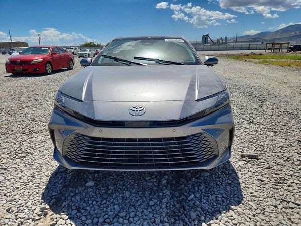 2025 TOYOTA CAMRY