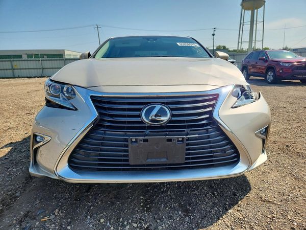 2018 LEXUS ES