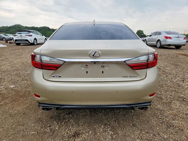 2018 LEXUS ES