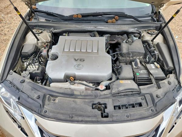 2018 LEXUS ES