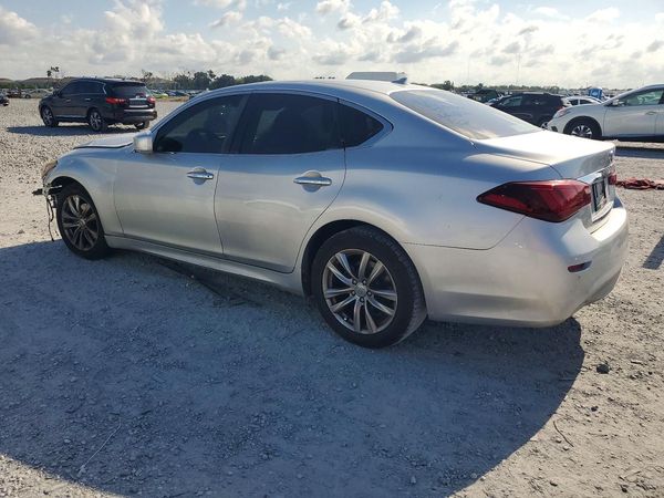 2018 INFINITI Q70