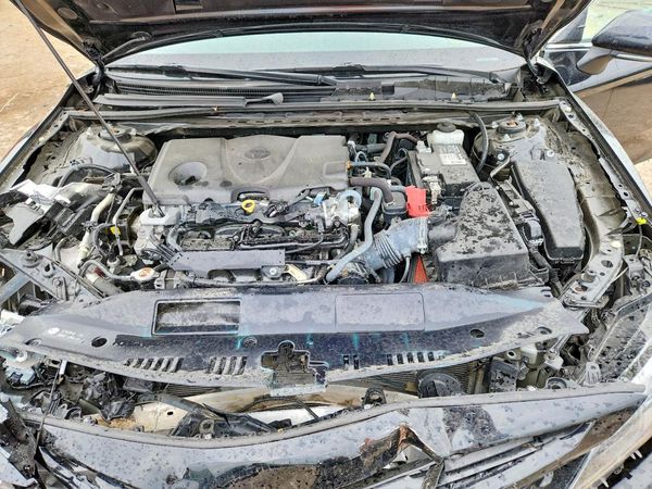 2023 TOYOTA CAMRY SE — Engine bay