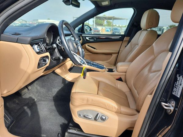 2019 PORSCHE MACAN