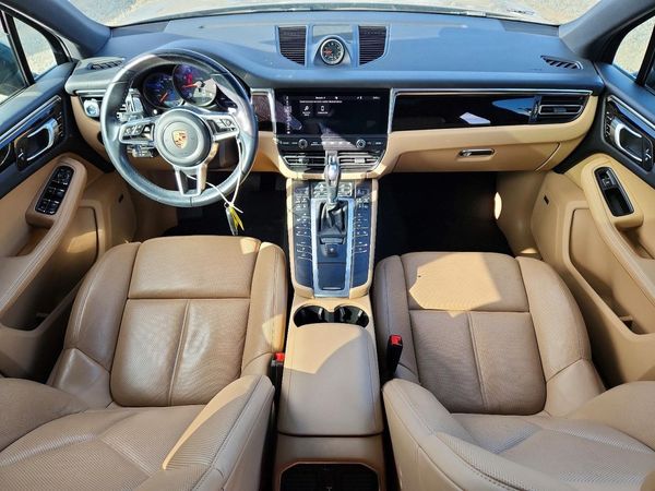 2019 PORSCHE MACAN