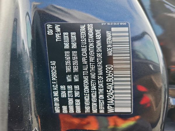 2019 PORSCHE MACAN