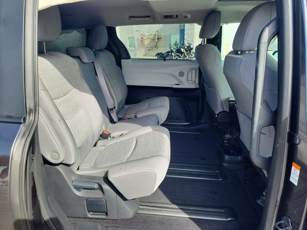 2025 TOYOTA SIENNA LE — PSRS