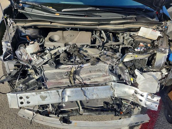 2025 TOYOTA SIENNA LE — Engine bay