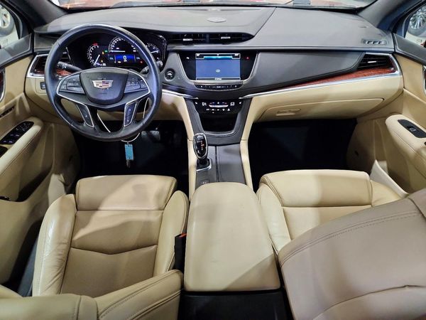 2017 CADILLAC XT5 Luxury