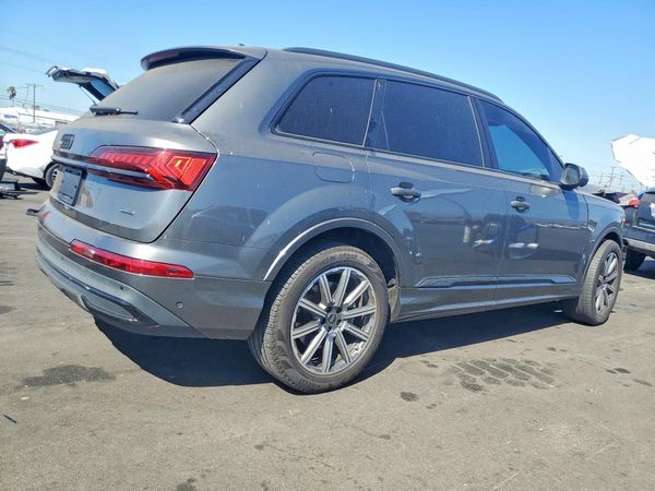 2023 AUDI Q7 quattro Premium Plus