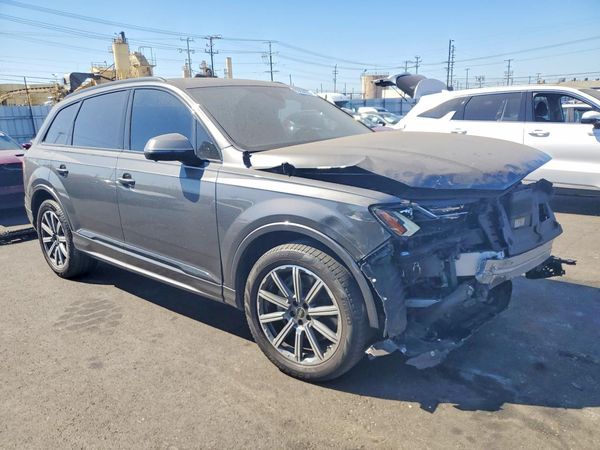2023 AUDI Q7 quattro Premium Plus