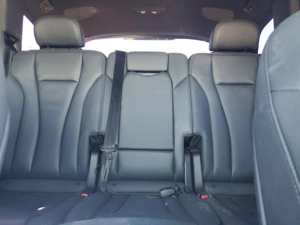 2023 AUDI Q7 quattro Premium Plus