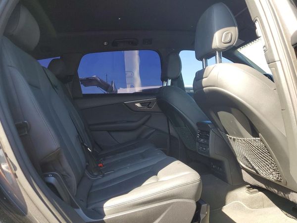 2023 AUDI Q7 quattro Premium Plus