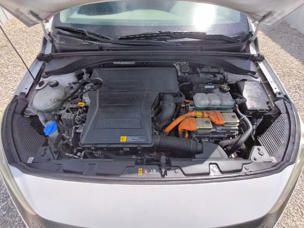 2019 HYUNDAI IONIQ SEL (HEV)