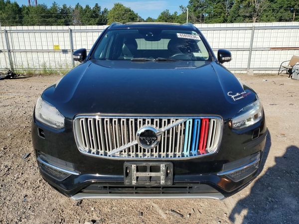 2016 VOLVO XC90