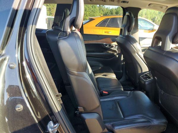 2016 VOLVO XC90