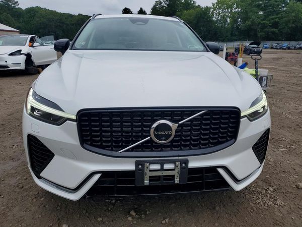 2024 VOLVO XC60
