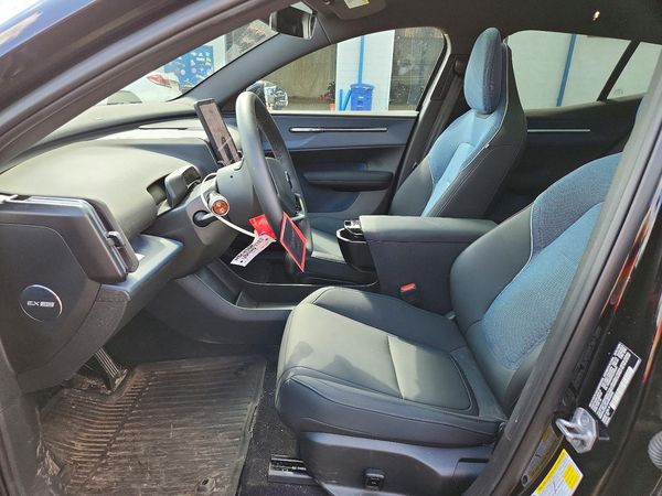 2025 VOLVO EX30 Plus
