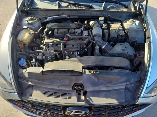 2021 HYUNDAI SONATA — Engine bay