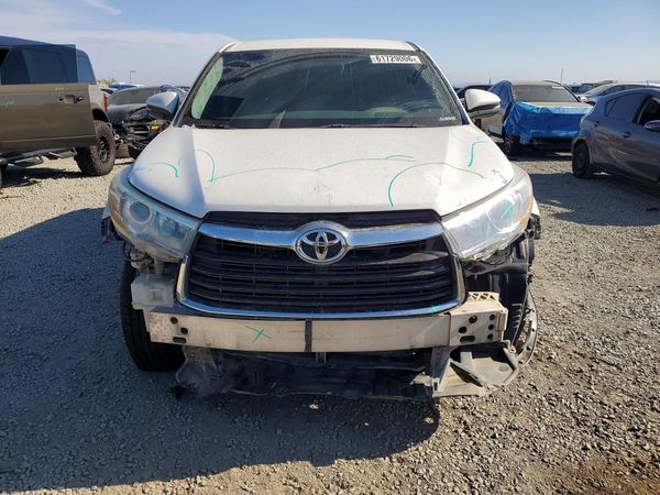 2016 TOYOTA HIGHLANDER