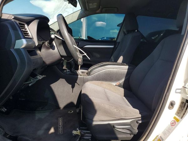 2016 TOYOTA HIGHLANDER