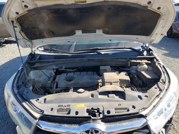2016 TOYOTA HIGHLANDER