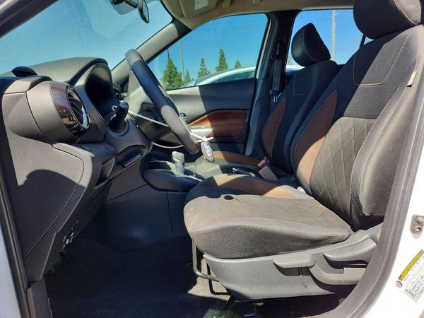 2019 NISSAN KICKS