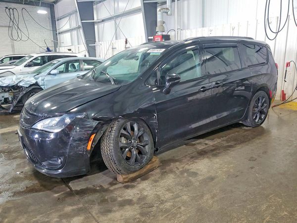 2019 CHRYSLER PACIFICA — DSFA — Front 3/4