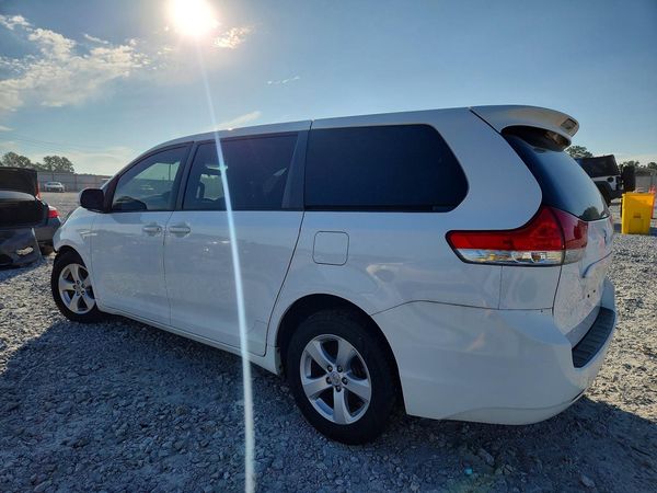2012 TOYOTA SIENNA