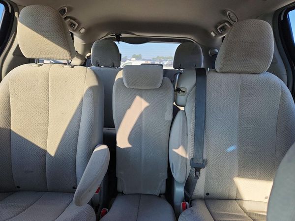 2012 TOYOTA SIENNA