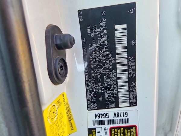 2012 TOYOTA SIENNA