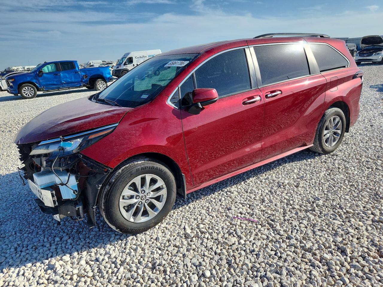 2024 TOYOTA SIENNA XLE
