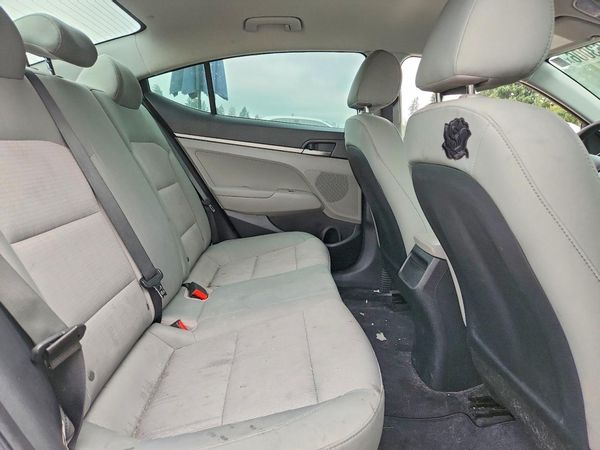 2017 HYUNDAI ELANTRA SE Base