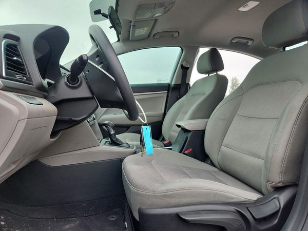 2017 HYUNDAI ELANTRA SE Base