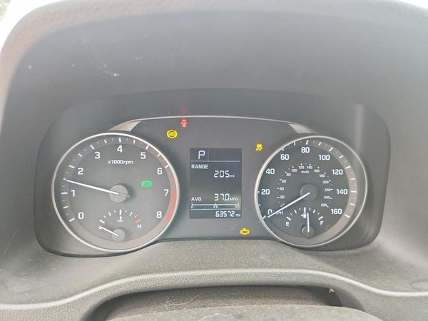 2017 HYUNDAI ELANTRA SE Base