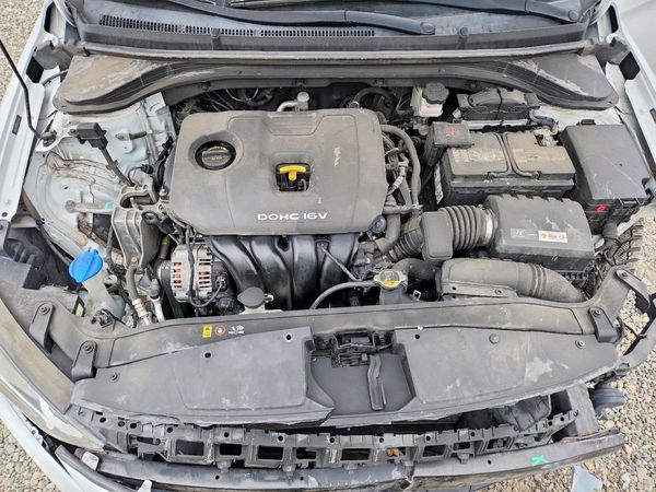 2017 HYUNDAI ELANTRA SE Base